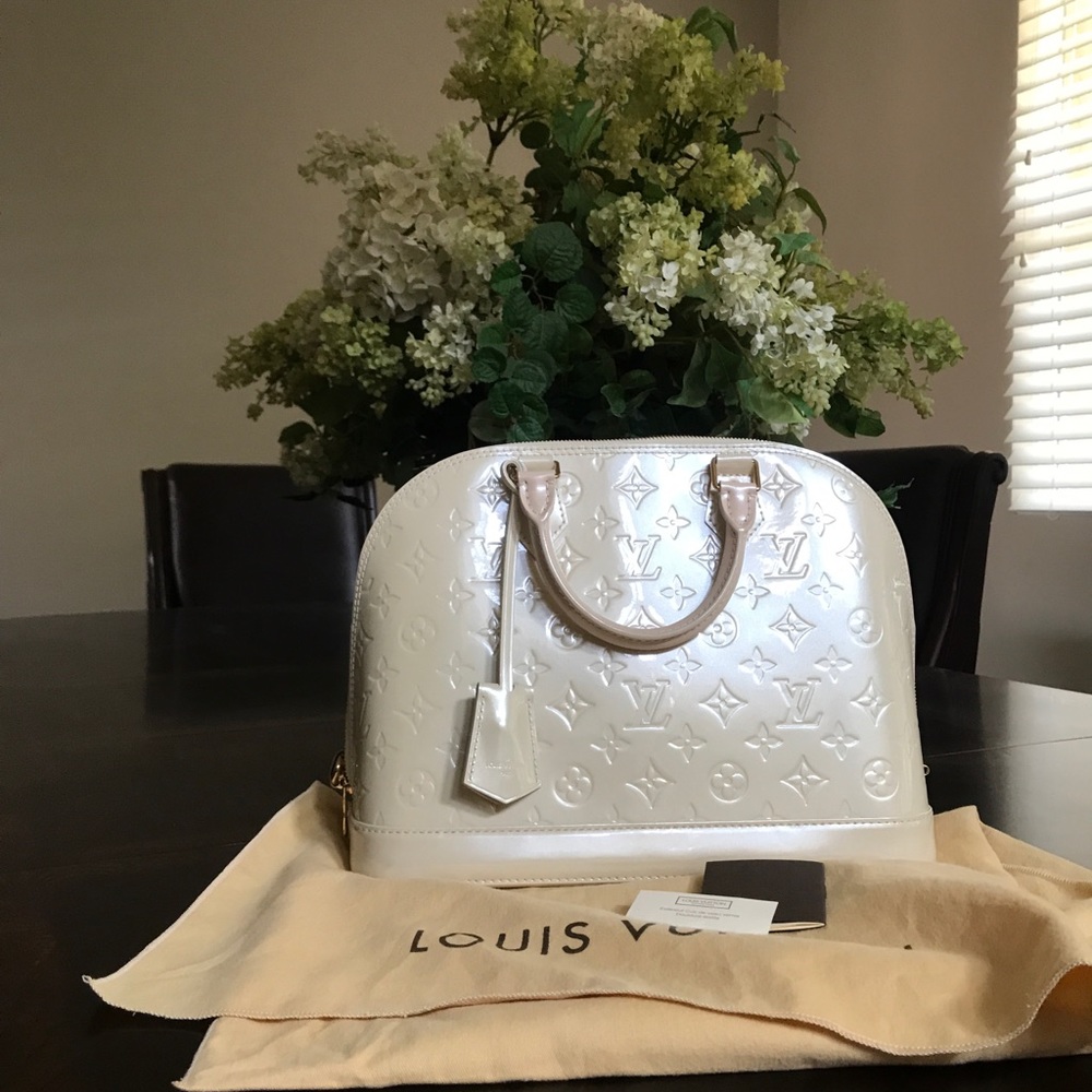 Louis Vuitton alma pm